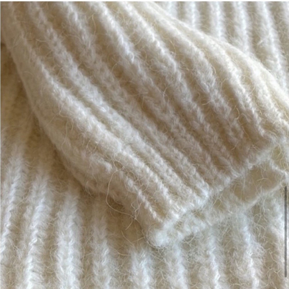 LAST 1! GORGEOUS Chunky Fuzzy Oversize Cozy Warm Cream Turtleneck Soft Sweater - Picture 7 of 11